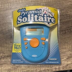 Radica Pocket Pyramid Solitaire Handheld Electronic Game 2005